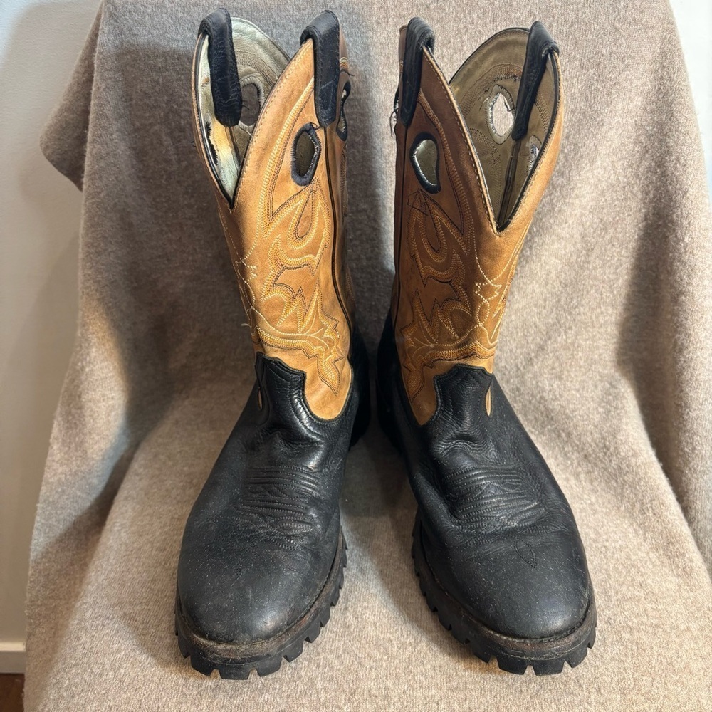 BOULET Sz 7.5 EEE Black and Tan Western Boots Distressed Rounded Toe Leather